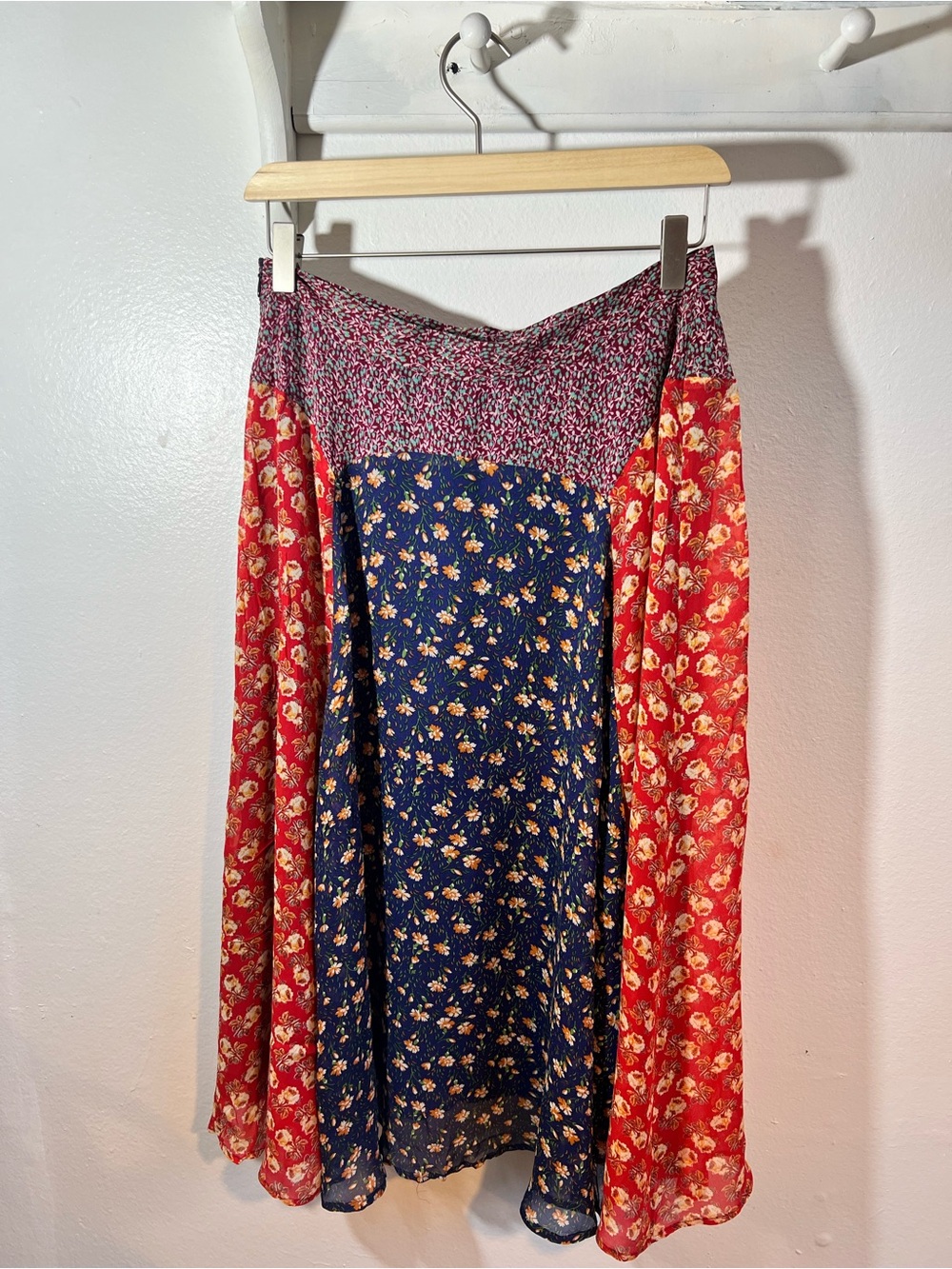 Anthropologie Meadow Rue
Prairie floral Midi skirt size 8 - Picture 3 of 9